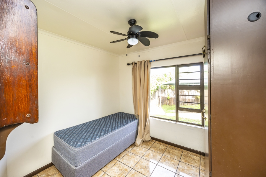 4 Bedroom Property for Sale in Sunnyridge Eastern Cape